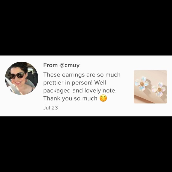 Last pair! Iridescent acrylic floral dogwood stud earrings - Picture 2 of 9